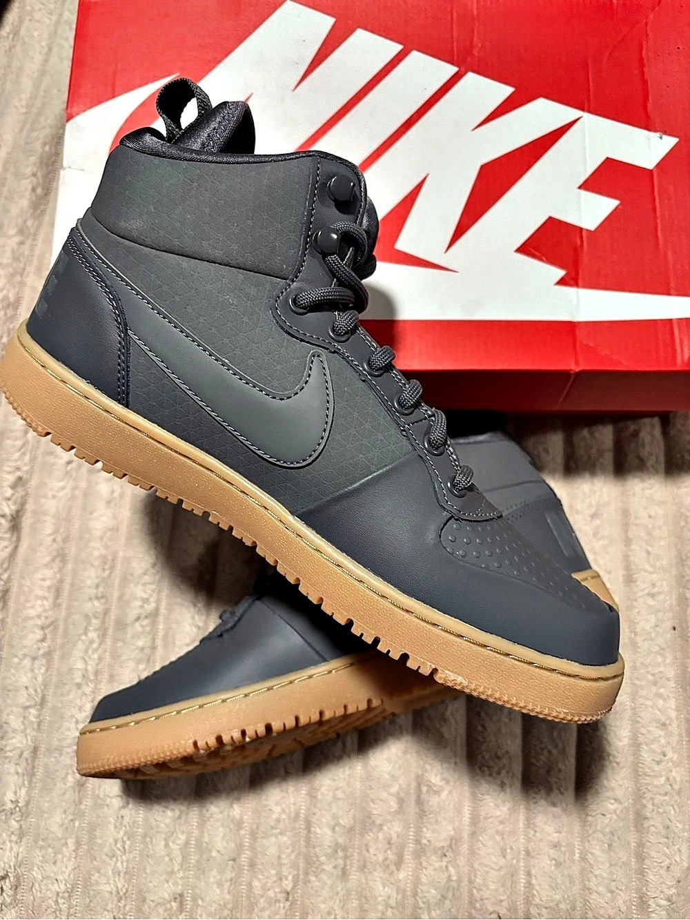 Nike Court Borough Mid 2 Mid Sneakers Black US 8  New 140